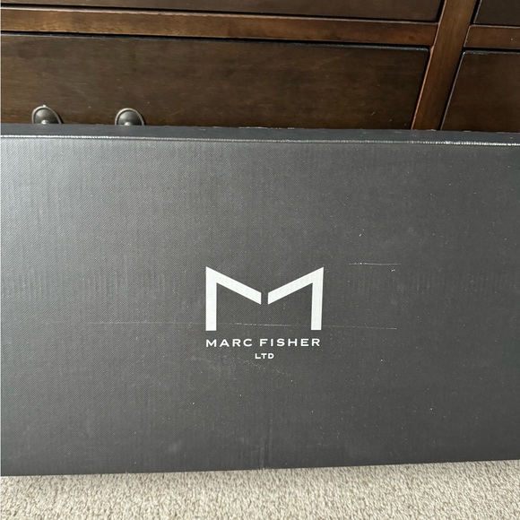 BLACK BOOTS *NEVER WORN* - Picture 9 of 10